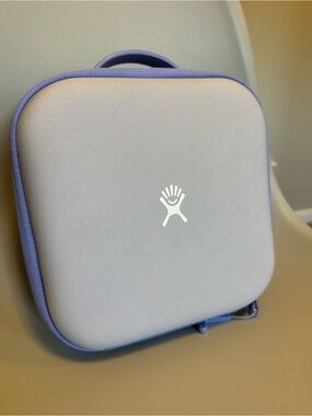 Hydro Flask Lunch Box - Light Gray with Lavender Trim
